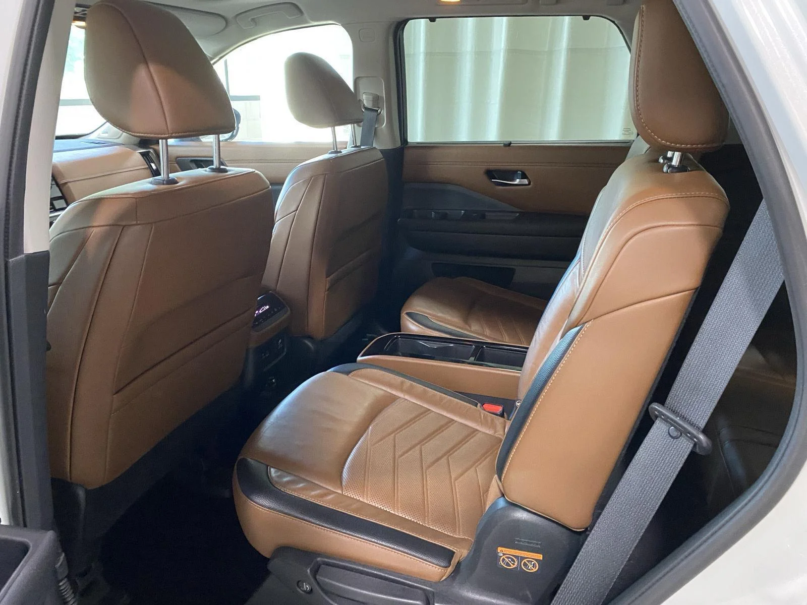 Used 2022 Pearl White Tricoat Nissan Platinum image 17