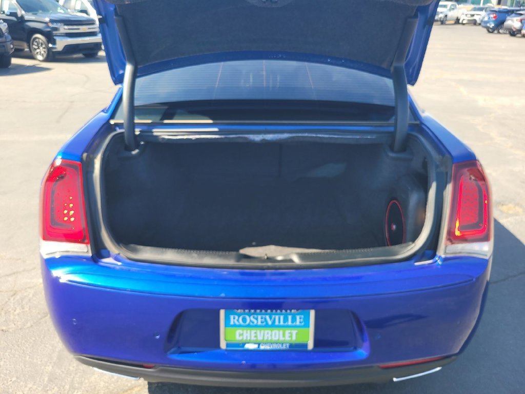 2018 Chrysler 300 S - Photo 12
