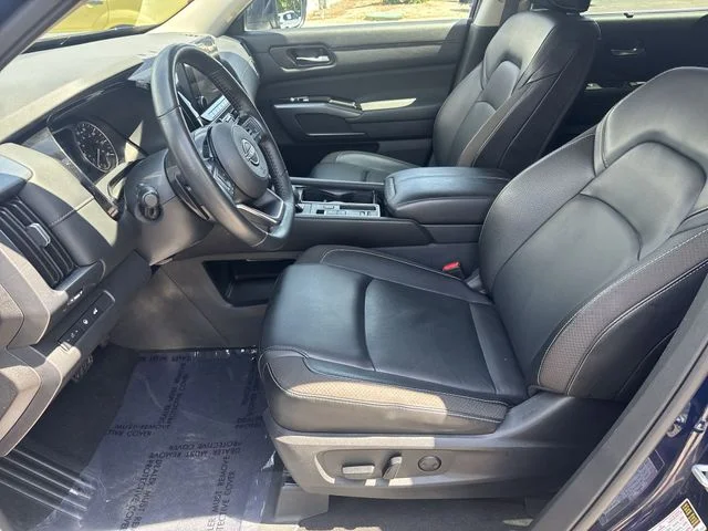 Used 2023 Blue Nissan SL image 16