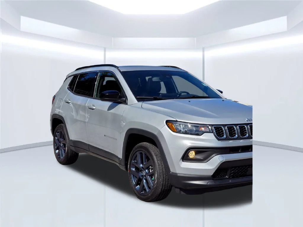 New 2026 Silver Jeep Latitude image 39