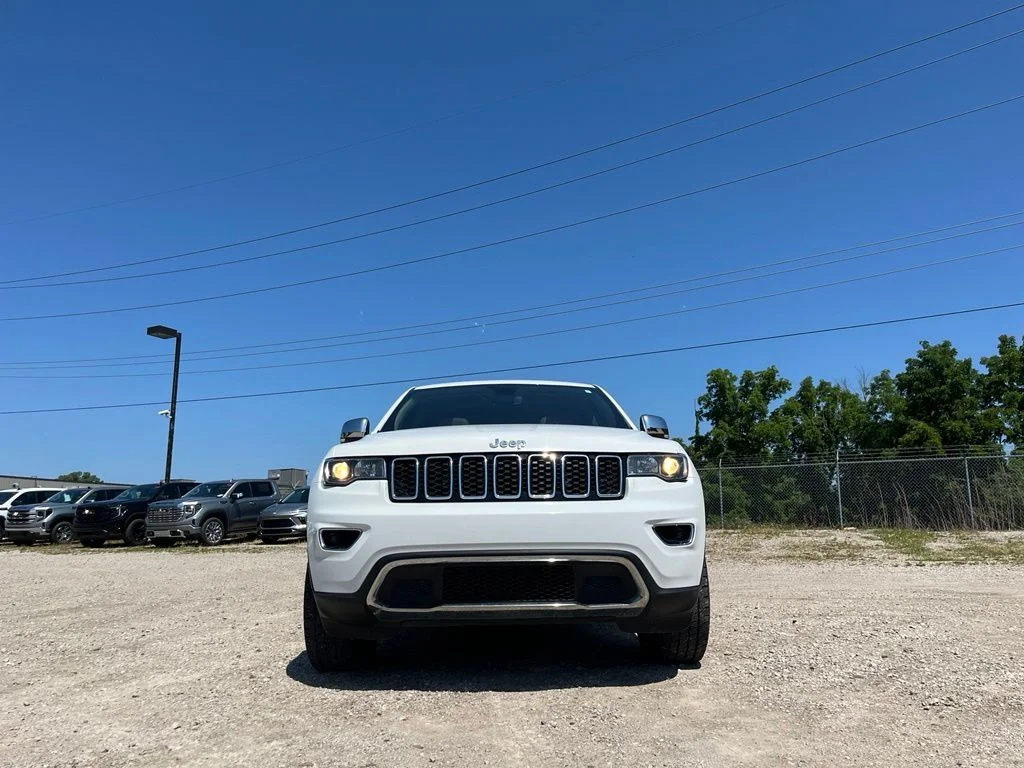 Used 2019 Bright White Clearcoat Jeep Limited image 3