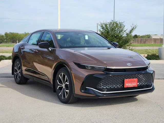 New 2027 Brown Toyota XLE image 2