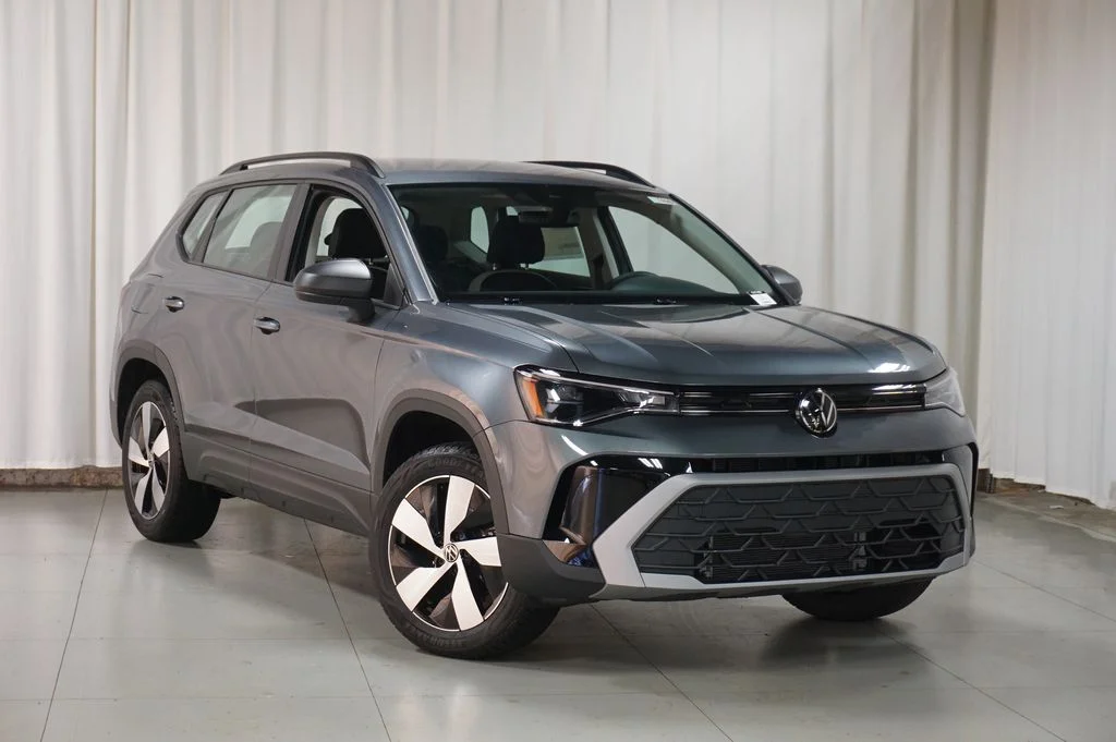New 2026 Platinum Gray Volkswagen 1.5T S image 2