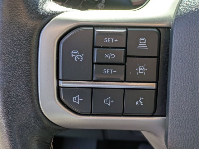 Used 2023  Ford  image 25
