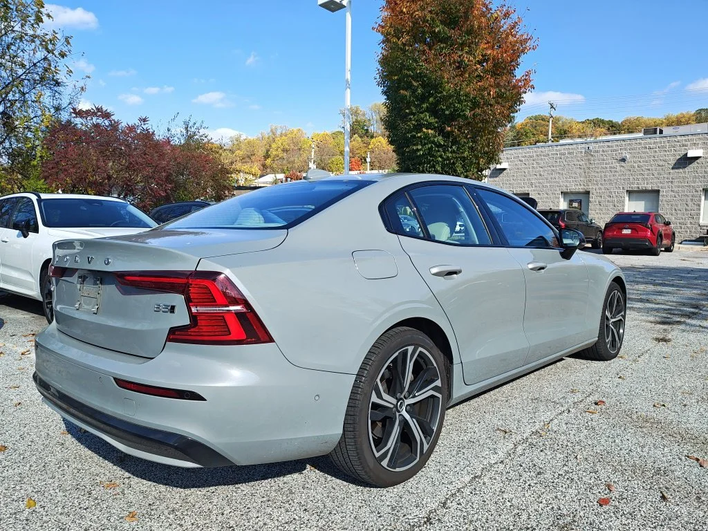 Used 2024 Gray Volvo Ultimate image 7