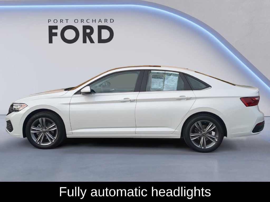 Used 2022 White Volkswagen 1.5T SE image 2