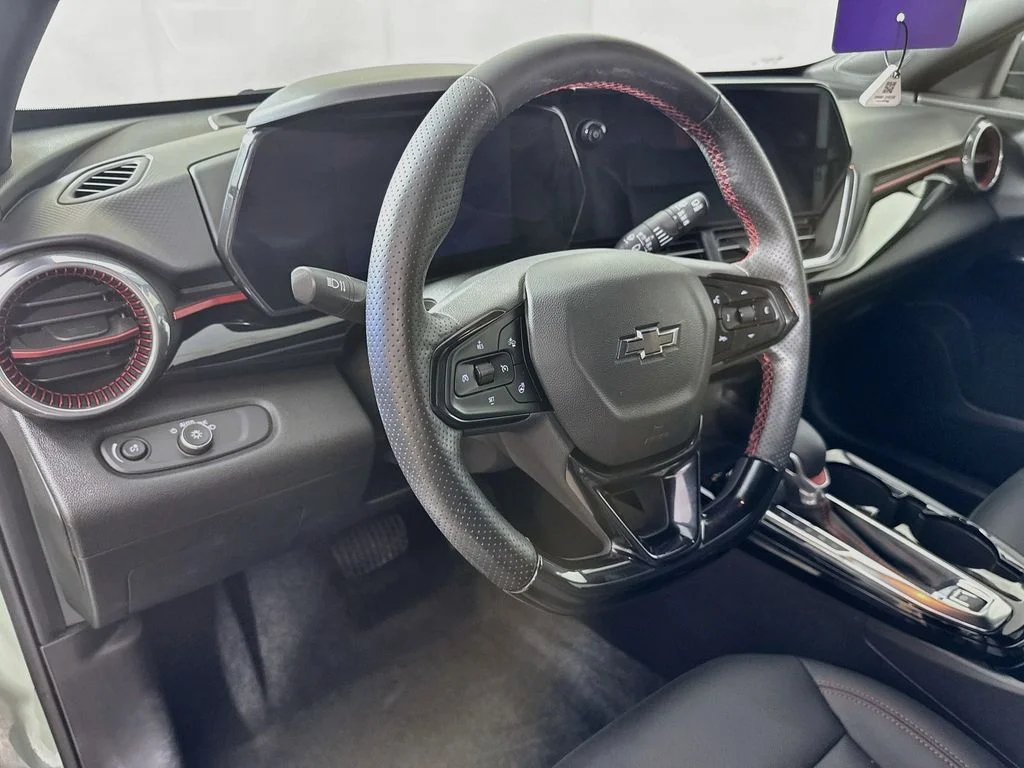 Used 2024 Green Chevrolet 2RS image 9