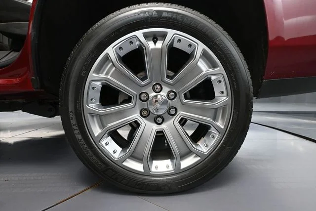 Used 2017 Red GMC Denali image 16