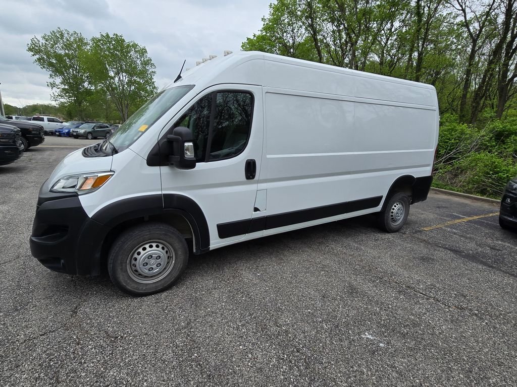Used 2025 RAM ProMaster Cargo Van Base with VIN 3C6LRVDG2SE513128 for sale in Kansas City
