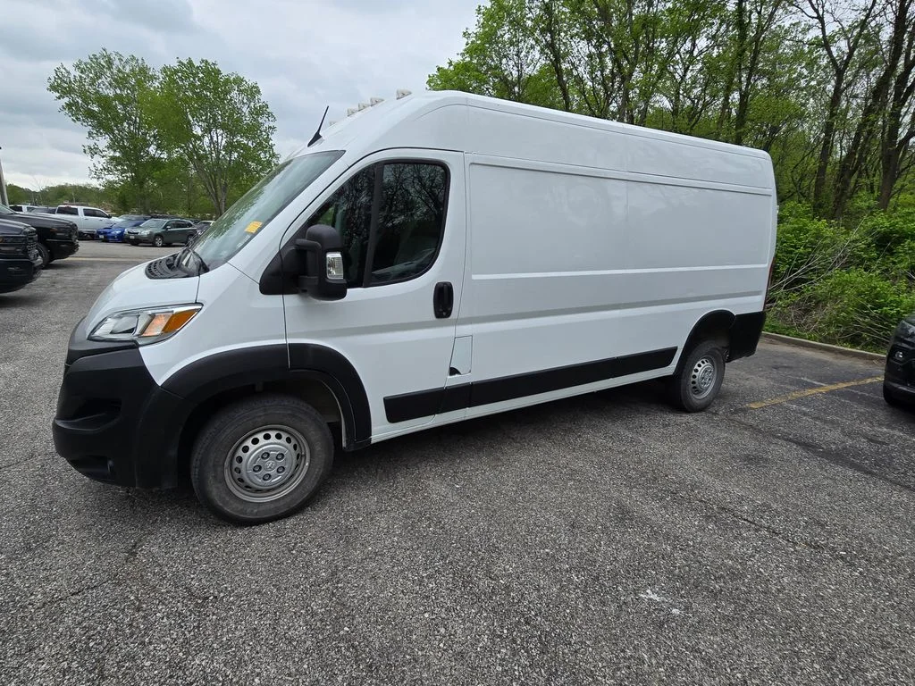Used 2025 RAM ProMaster Cargo Van Base with VIN 3C6LRVDG2SE513128 for sale in Kansas City