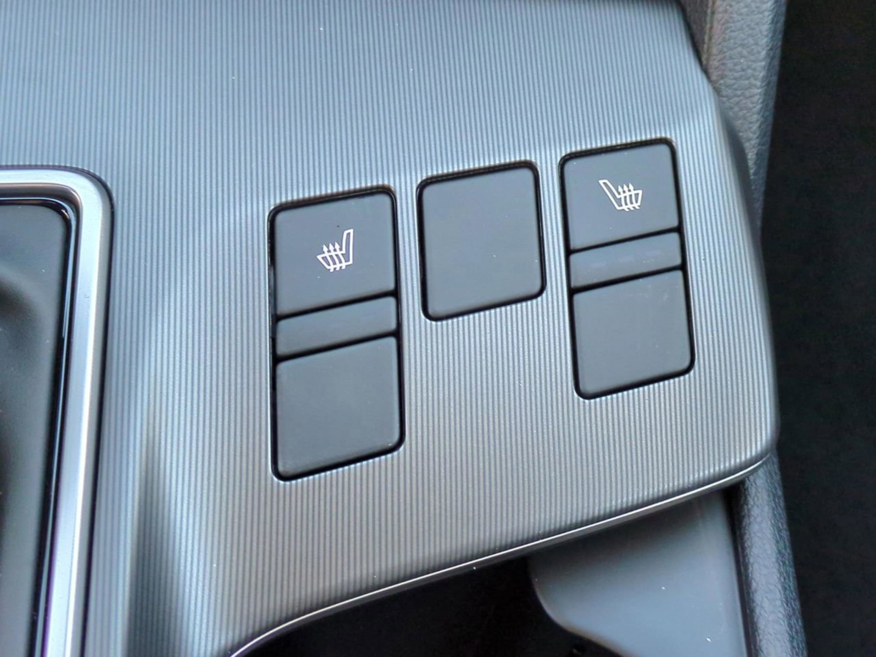 New 2026 Glacial White Pearl Kia EX image 28