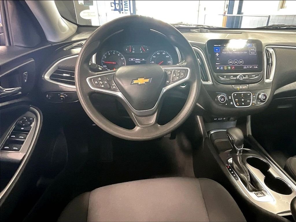 Used 2023 Gray Chevrolet LT image 17