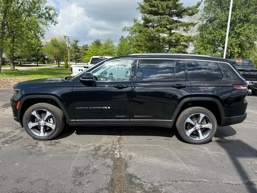 Used 2023 Black Jeep Limited image 7