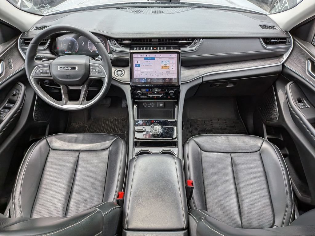 Used 2023 Silver Jeep Limited image 25