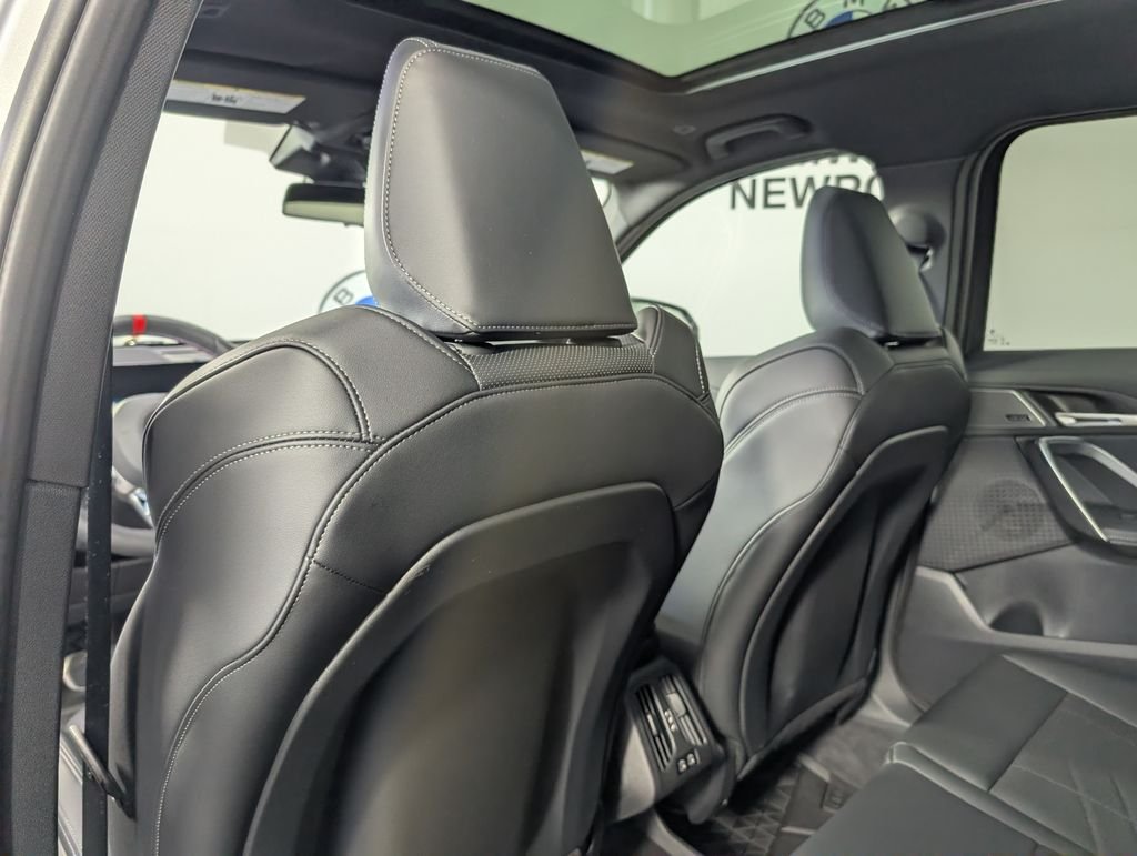 Used 2026 Silver BMW M35i image 15