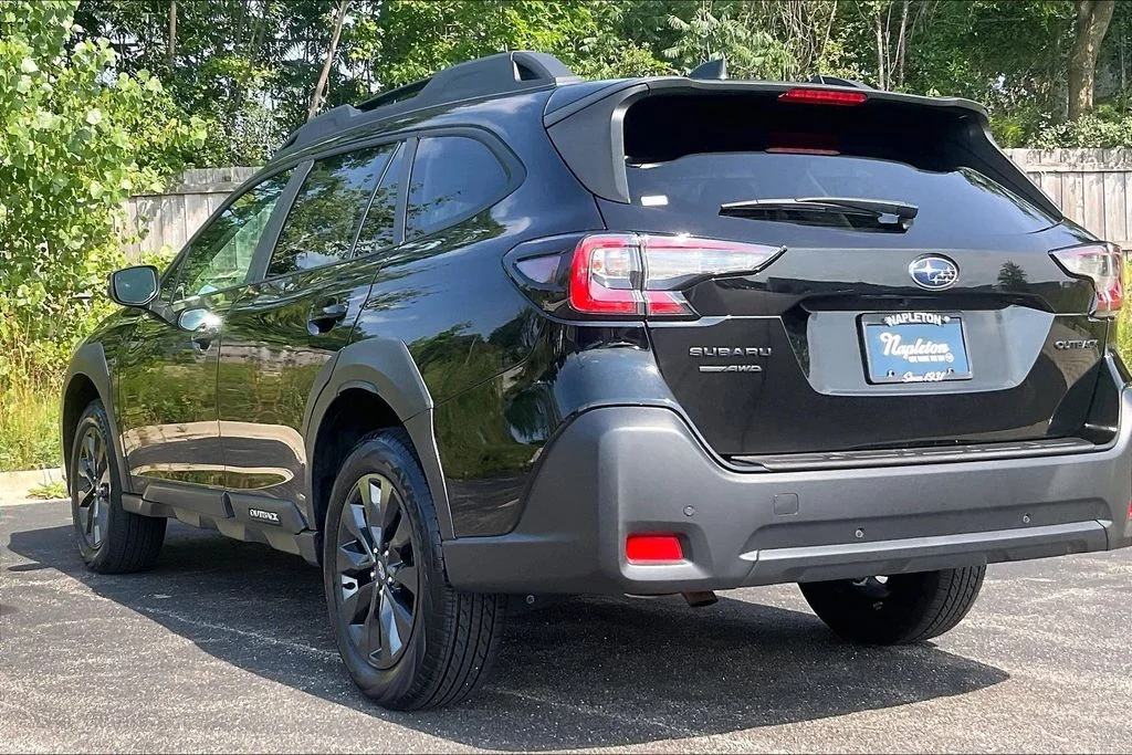 Used 2024 Black Subaru Onyx Edition image 10