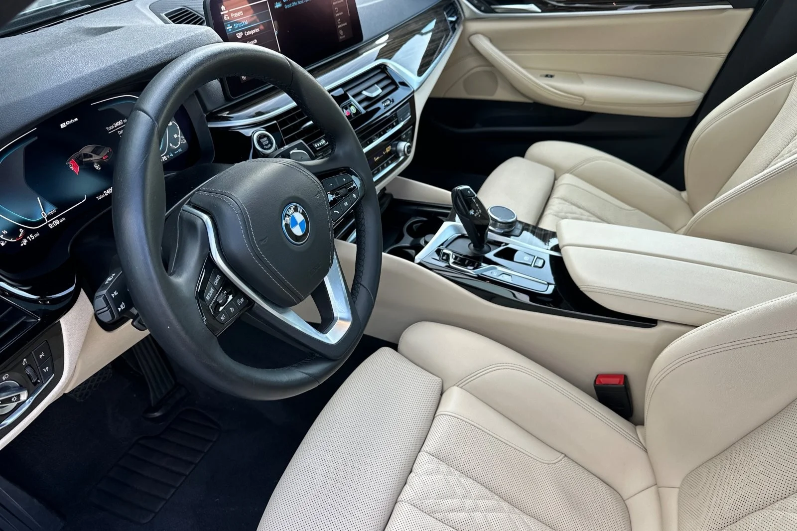 Used 2023 Skyscraper Grey Metallic BMW 530e image 9