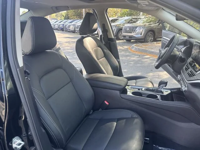 Used 2025 Black Nissan 2.5 SL image 10