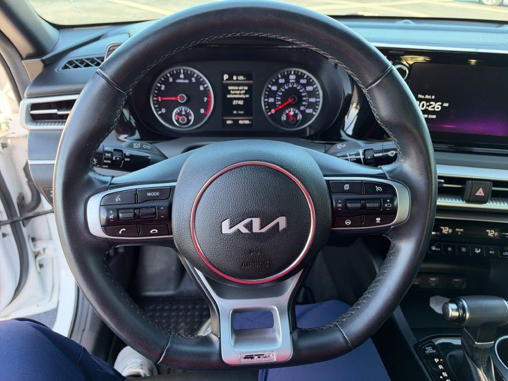 Used 2023 White Kia GT-Line image 17