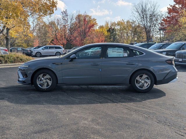 Certified Used 2026 Blue Hyundai SE image 3