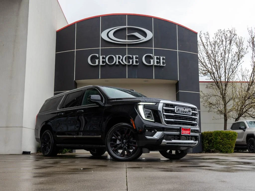 2026 GMC Yukon 4WD Elevation's photo