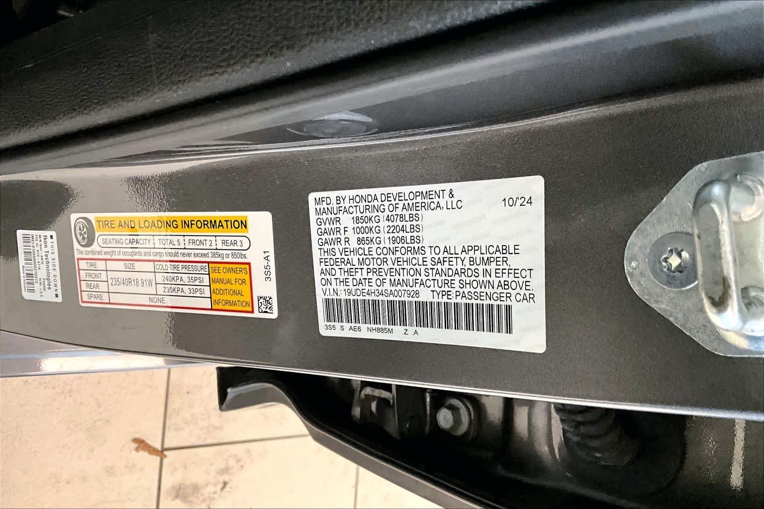 Used 2025 Liquid Carbon Metallic Acura w/A-Spec Package image 33