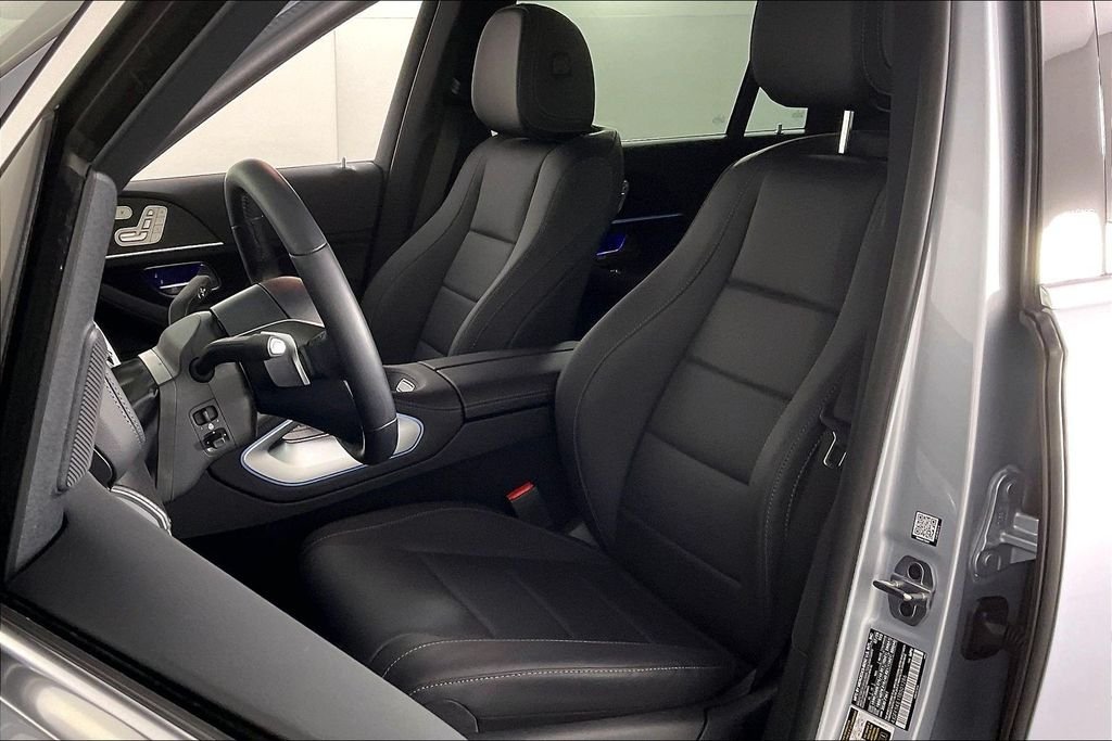 Used 2026 Black Mercedes-Benz GLS 450 image 17