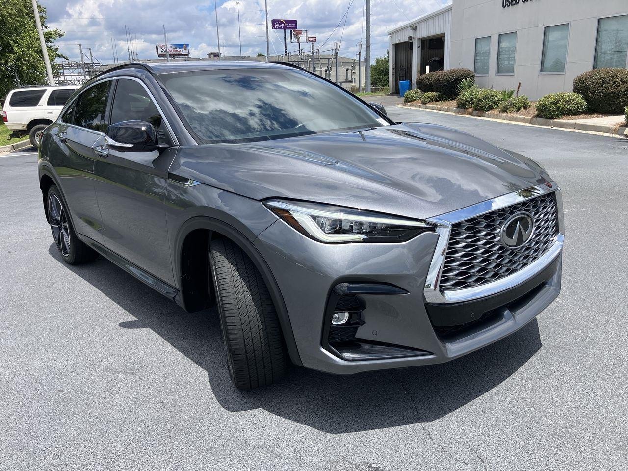 Used 2023 Gray (Graphite Shadow) INFINITI Essential AWD image 7