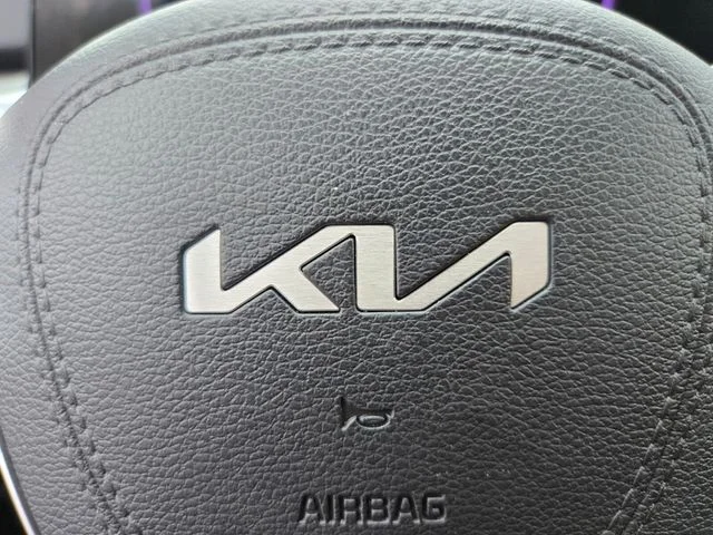 Used 2025 Black Kia S image 34