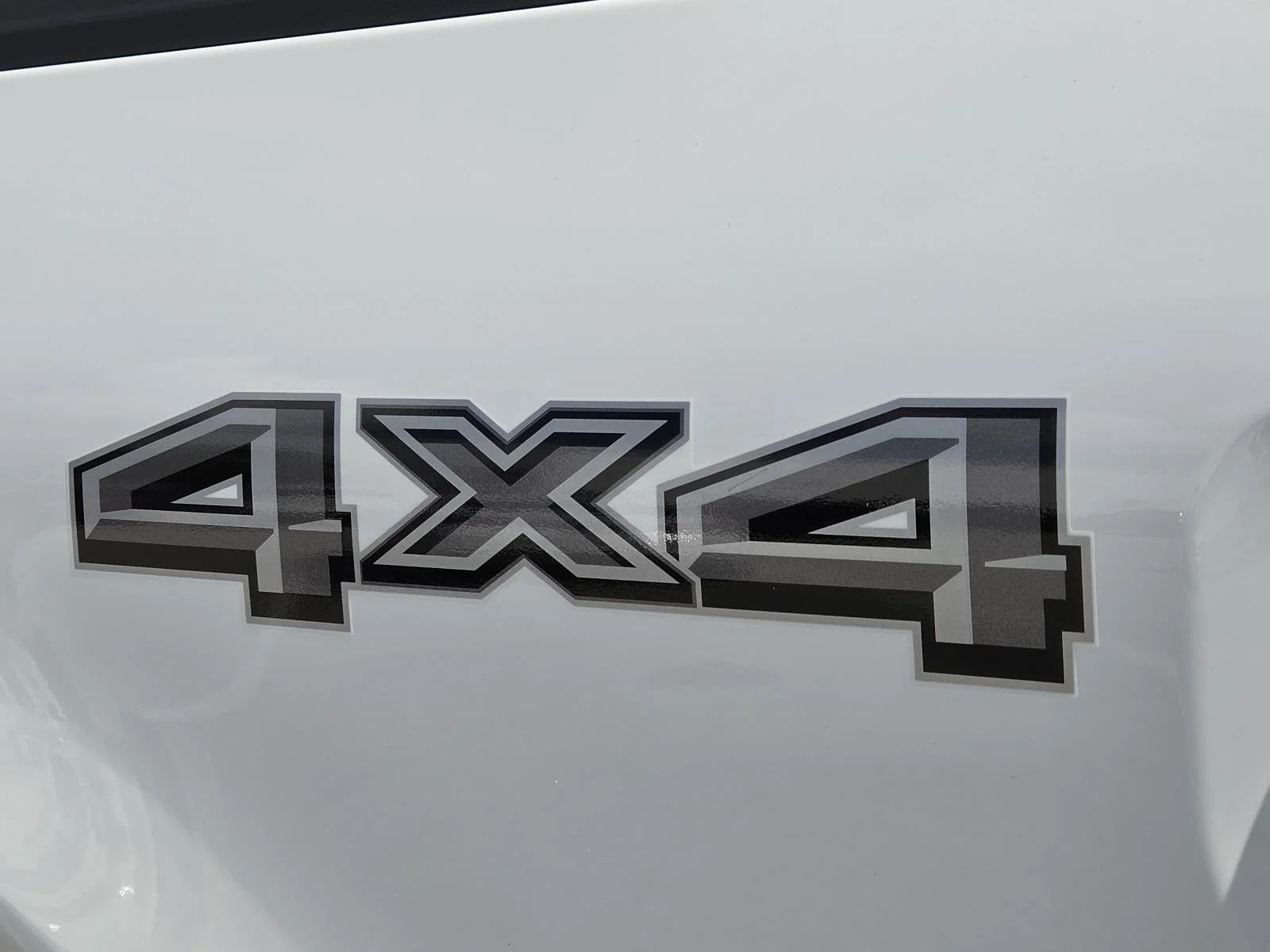 Used 2025 Oxford White Ford XLT 4WD SuperCrew 5.5