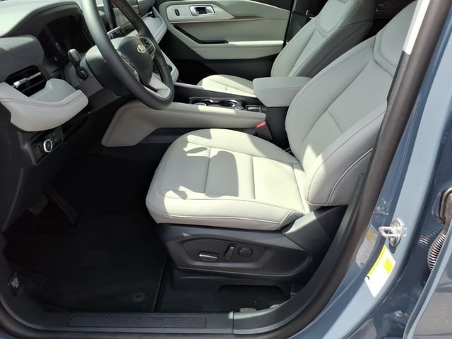 New 2026 Vapor Blue Metallic Ford Active image 18