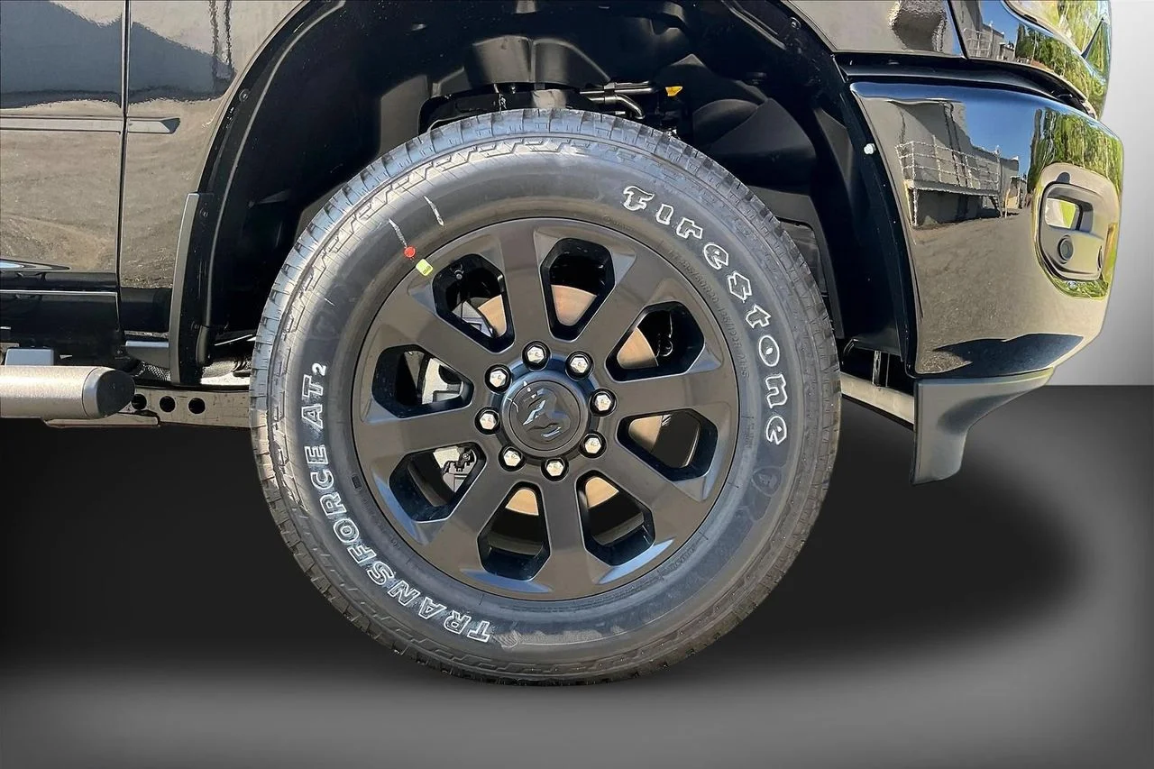 New 2026 Diamond Black Crystal Pearlcoat RAM  image 32