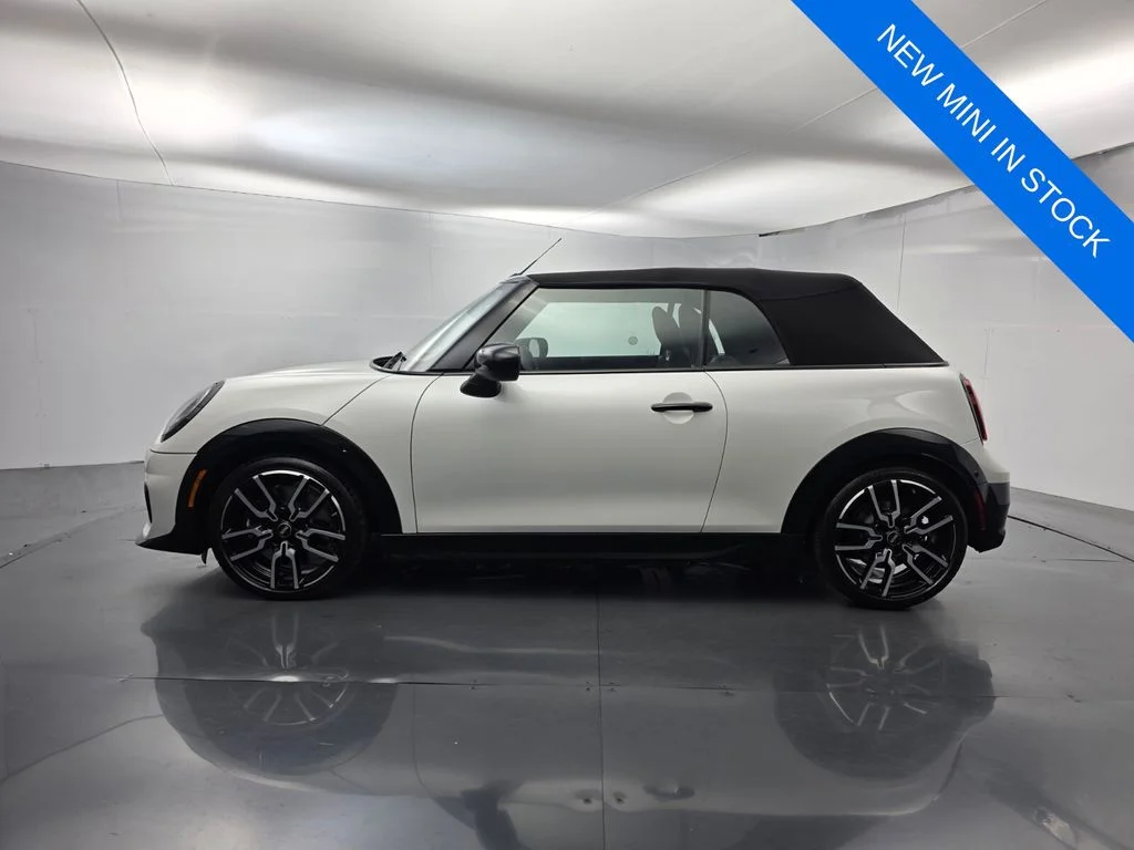 New 2026 White MINI Iconic image 8