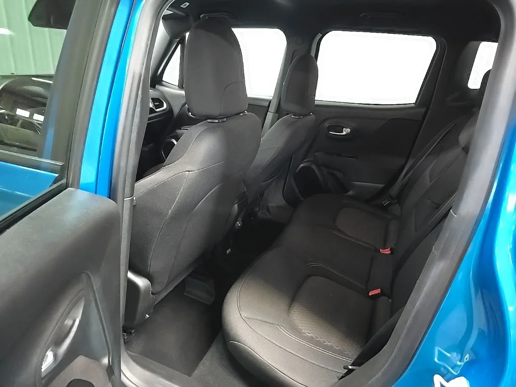 Used 2021 Bikini Metallic Clearcoat Jeep Latitude image 31