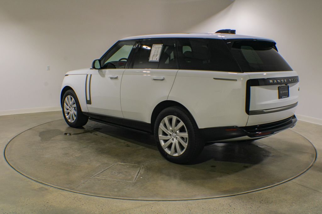 Certified Used 2023 Fuji White Land Rover SE image 4