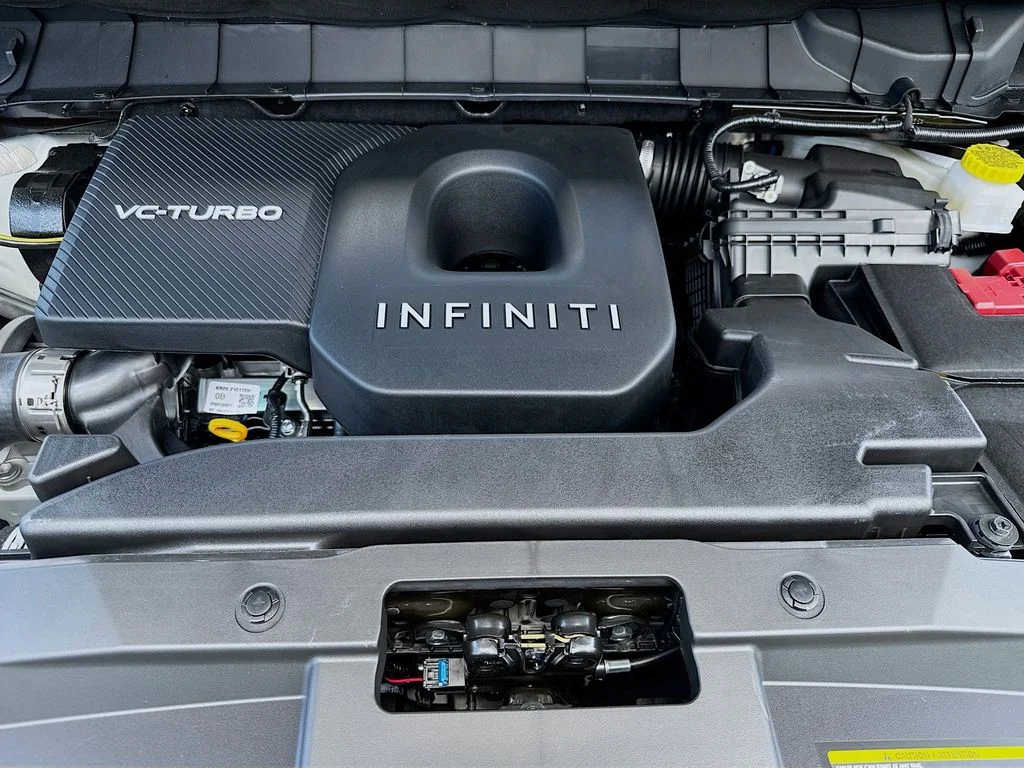 New 2027 RADIANT WHITE INFINITI Luxe FWD image 33