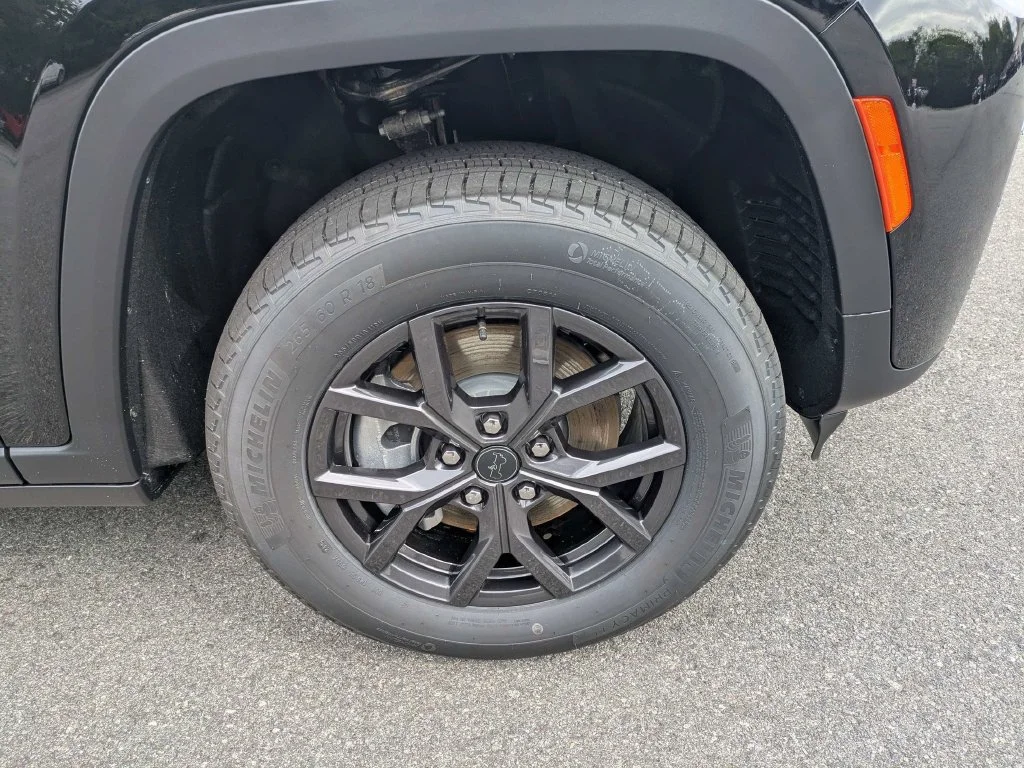 New 2027 High-Gloss Black Paint Jeep  image 11