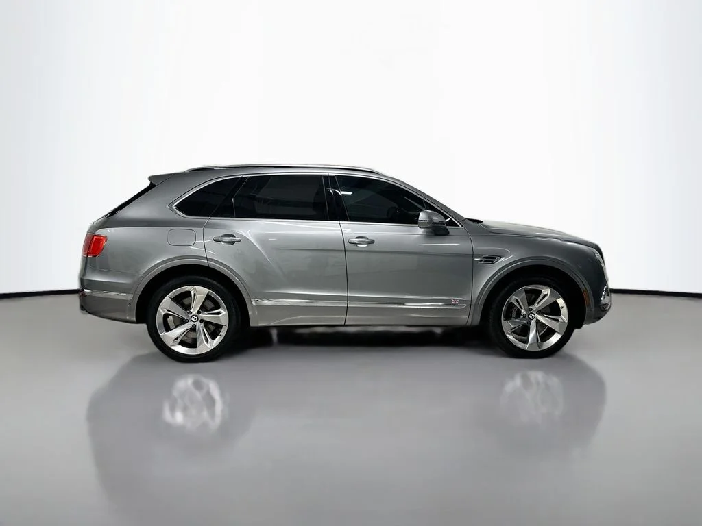 Used 2018  Bentley W12 image 8