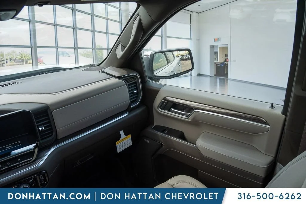 2026 Chevrolet Silverado 1500 LTZ - Photo 15