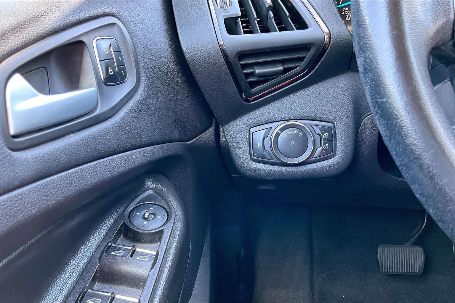 Used 2014 Tuxedo Black Ford Titanium image 32