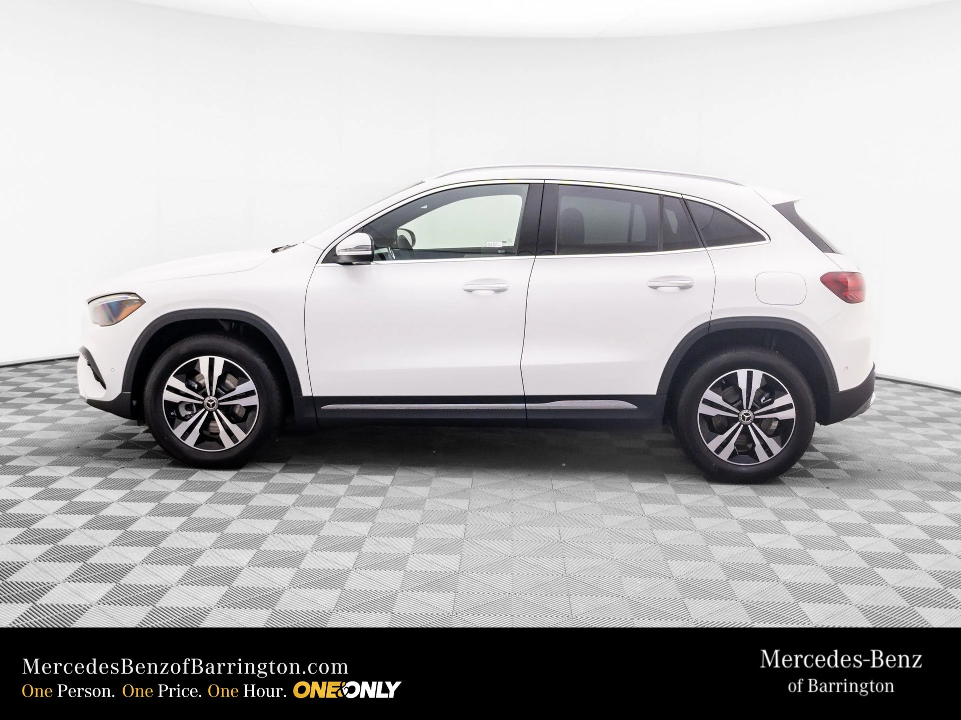 New 2026 White Mercedes-Benz GLA 250 image 2