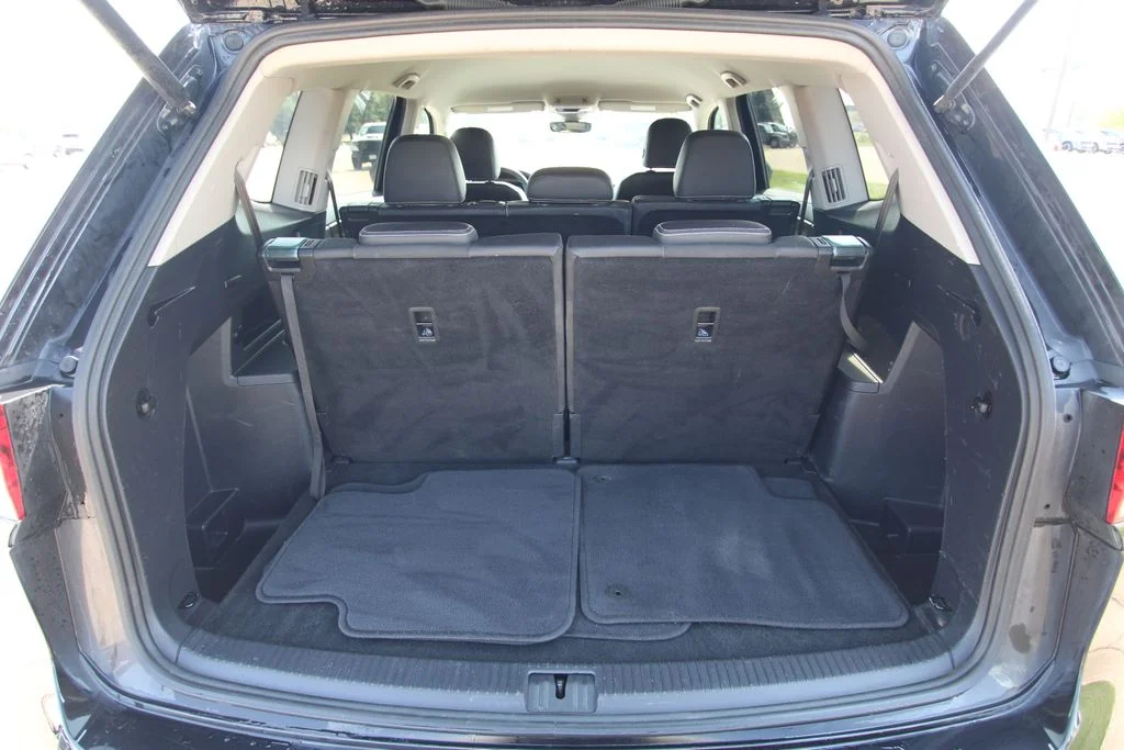 Used 2025  Volkswagen 2.0T SE image 14