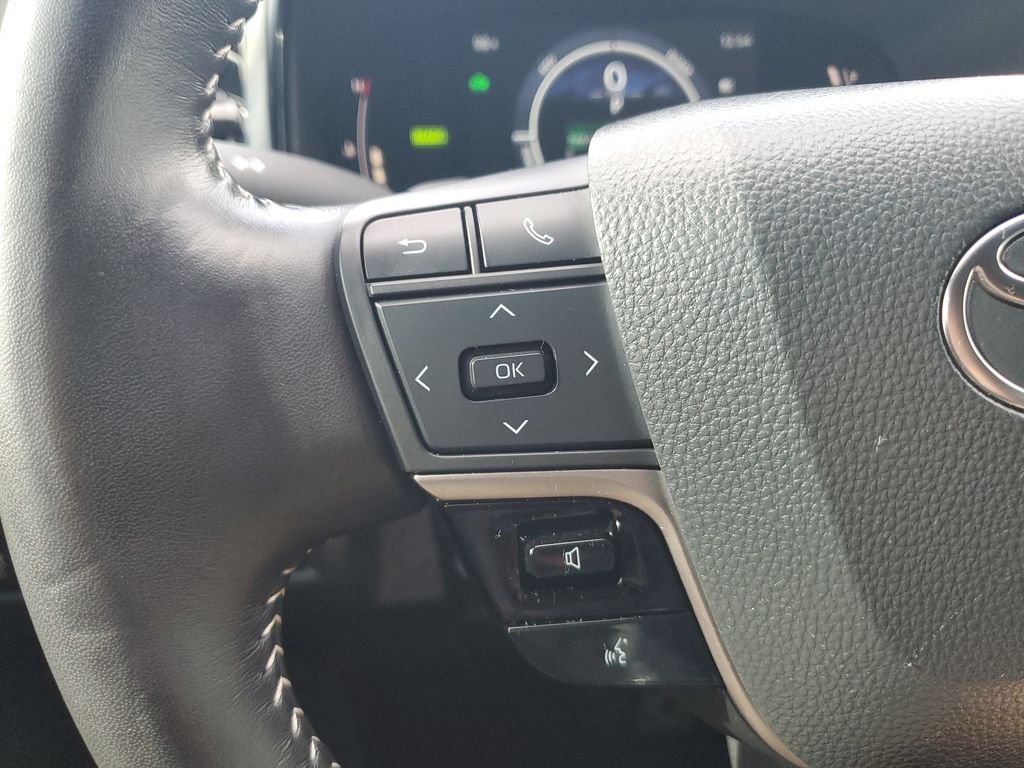 Used 2025  Toyota SE image 20