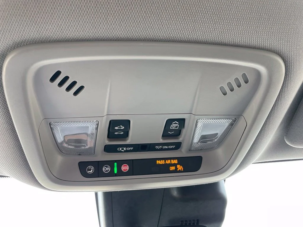 Used 2024 Summit White Chevrolet LT image 17