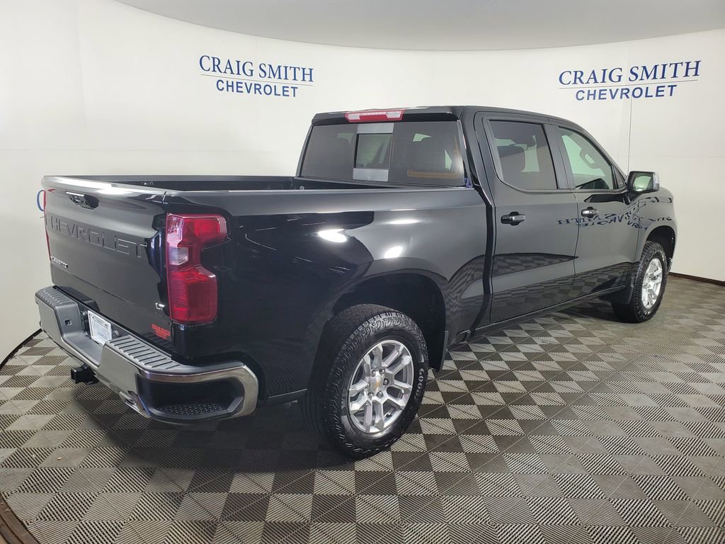 New 2026 Black Chevrolet LT image 5