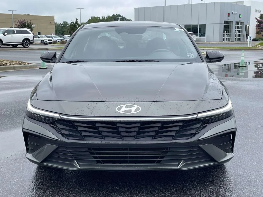 Used 2025 Amazon Gray Hyundai SEL Sport image 22