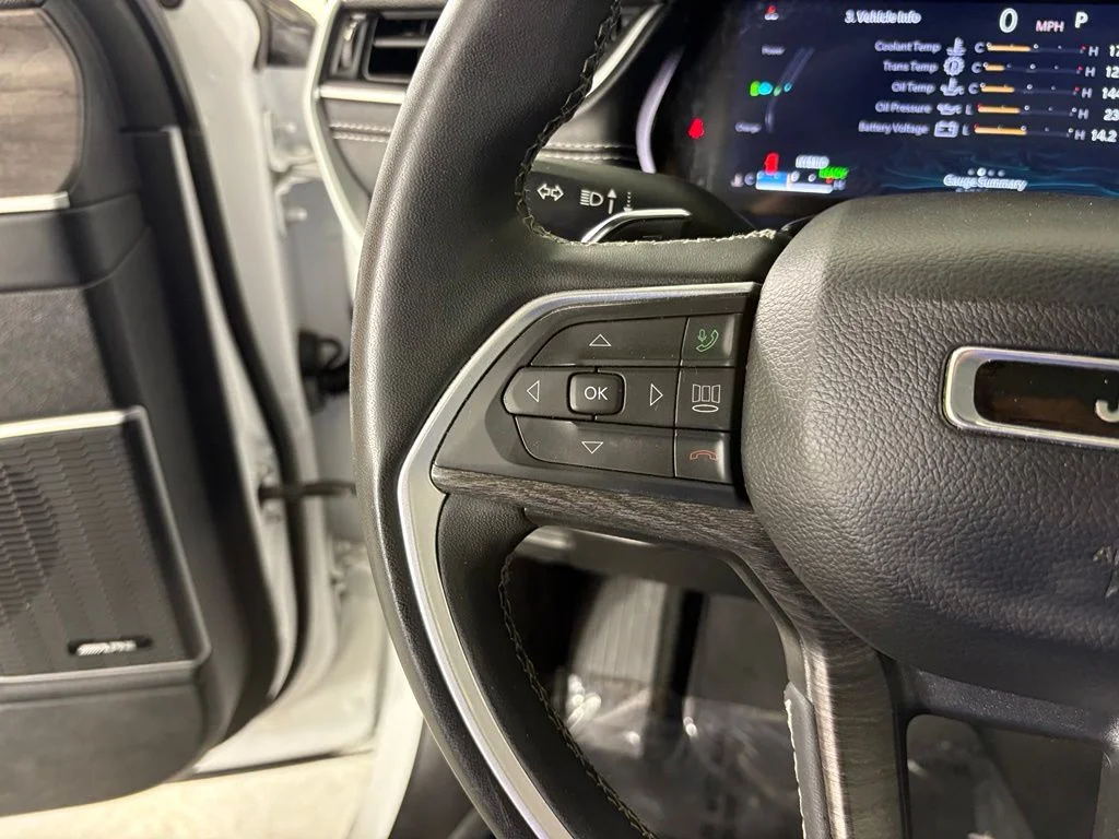 Used 2024 White Jeep 4xe image 21
