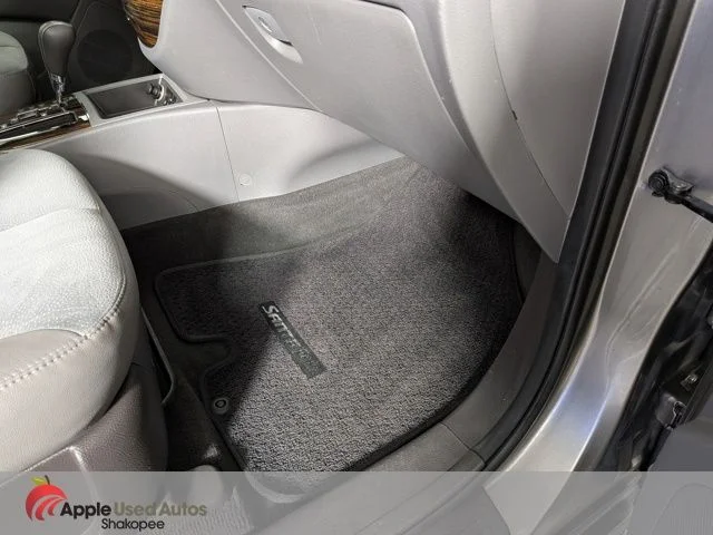 Used 2011 Gray Hyundai SE image 37