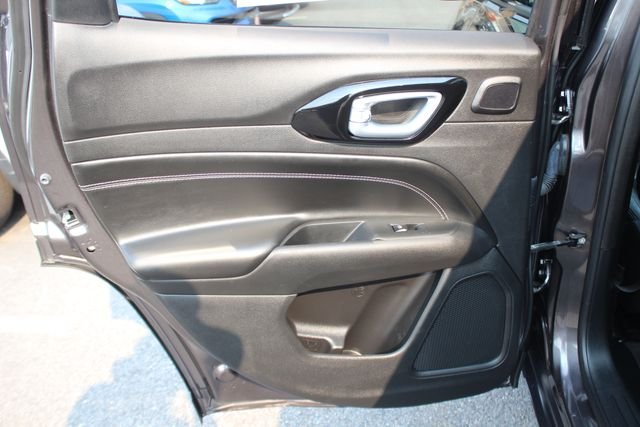 Used 2022 Gray Jeep Latitude image 23