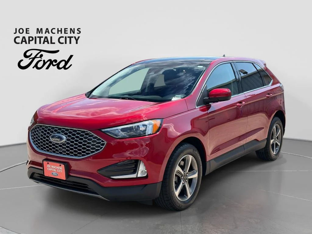 Used 2023 Red Ford SEL image 9